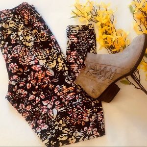 LulaRoe Black Floral Pattern Leggings